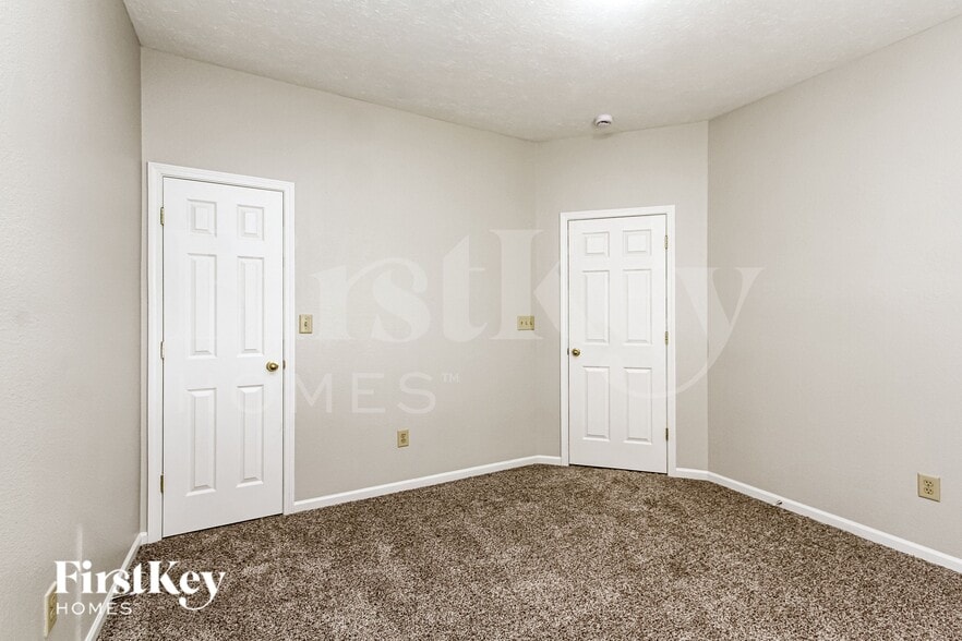 Building Photo - 10 S Burkhart Dr