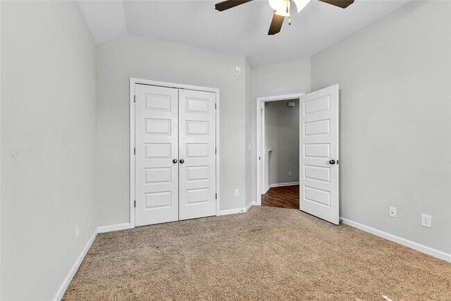 Building Photo - 816 Hedgefield Way