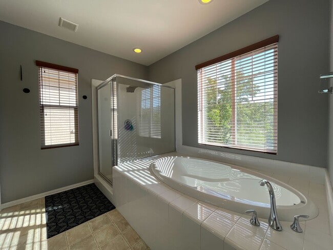 Building Photo - Spacious 5-Bedroom Retreat in Fallbrook’s ...