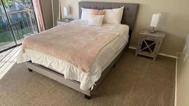 Building Photo - 6060 Village Cir S