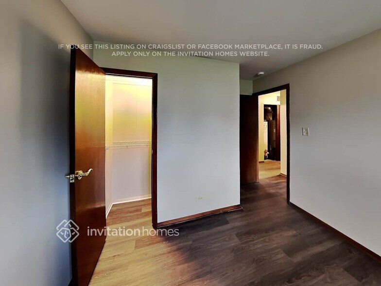 Building Photo - 16400 Sherwood Dr