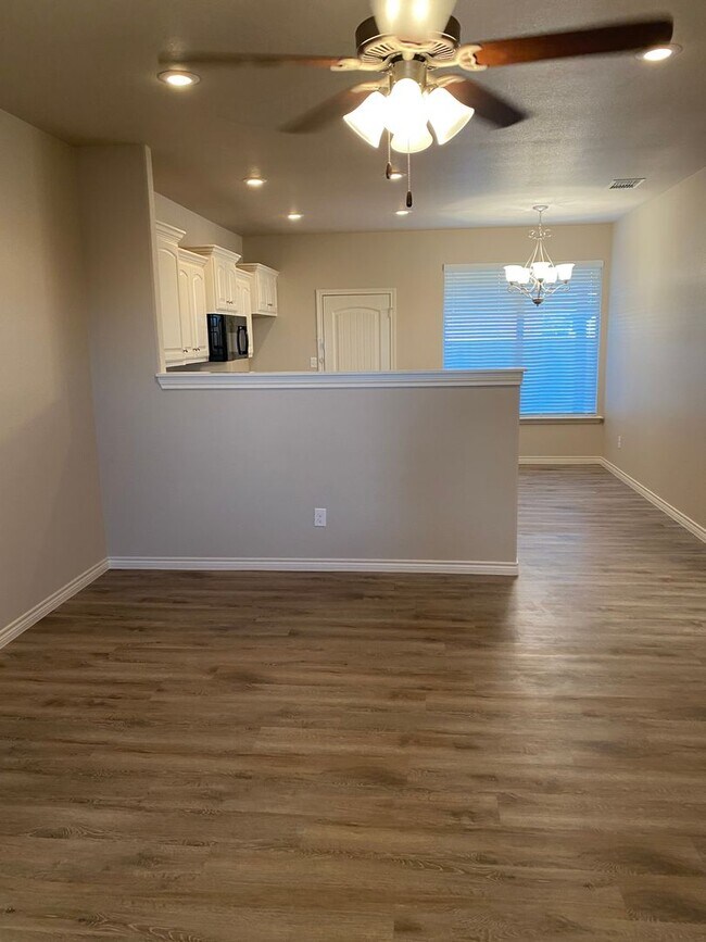 Building Photo - Beautiful Brand New Tim Roten Custom Brick...