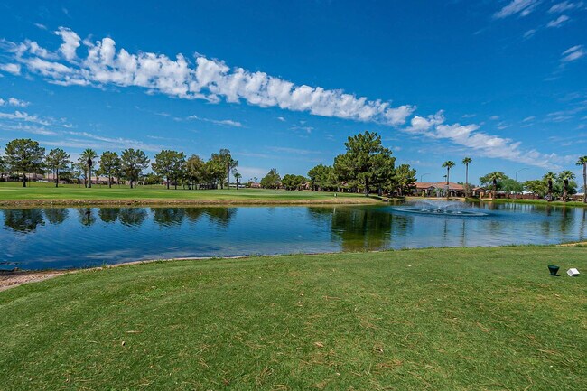 Building Photo - 650 S Arrowwood Way