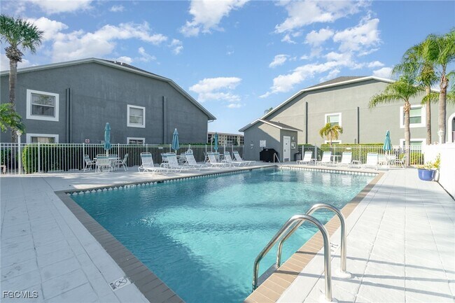 Building Photo - 1765 Cape Coral Pkwy E