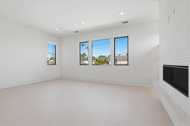 Building Photo - 206 4th St