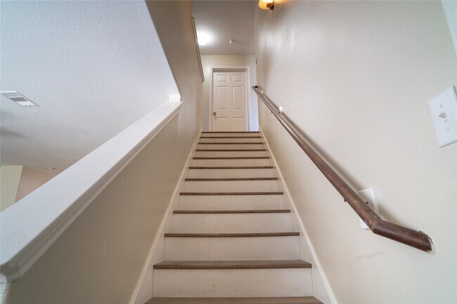 Building Photo - 3426 Barkers Crossing Ave