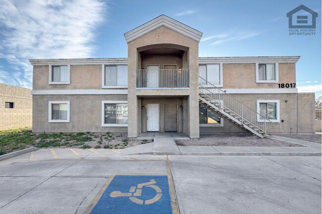 Building Photo - 2 Bed/1 bath Downstairs Apartment at 40th St/Bell Rd