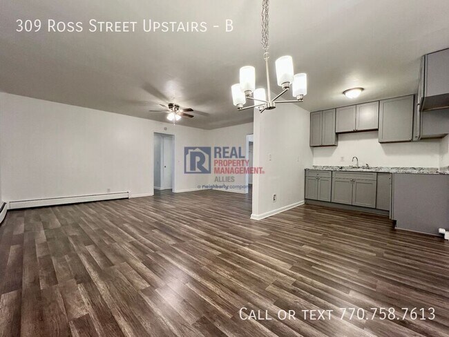 Building Photo - 309 Ross St NE