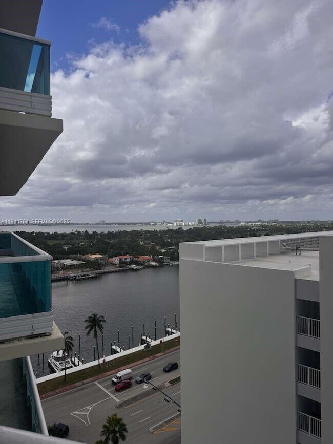 Building Photo - 5025 Collins Ave