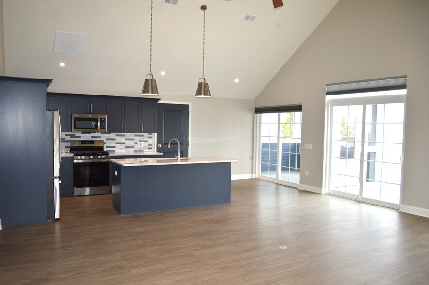 Building Photo - 100 S Washington St