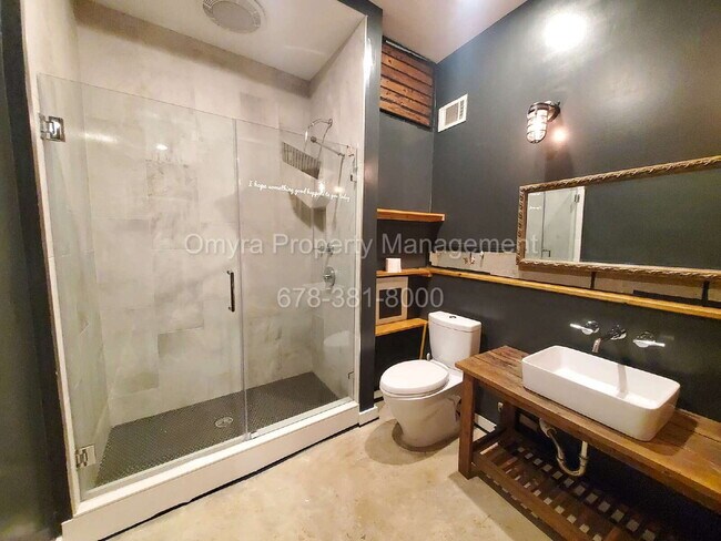 Building Photo - Luxurious 4 bedroom house in Atlanta!