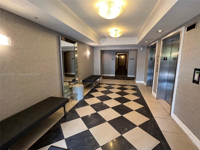 Primary Photo - 1900 Van Buren St