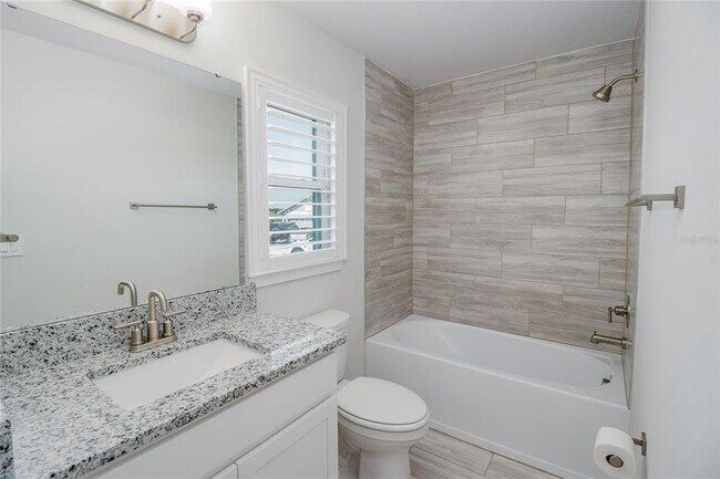 Building Photo - 4903 Vue Delac Pass