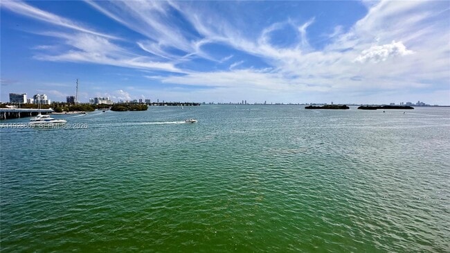 Building Photo - 7825 NE Bayshore Ct