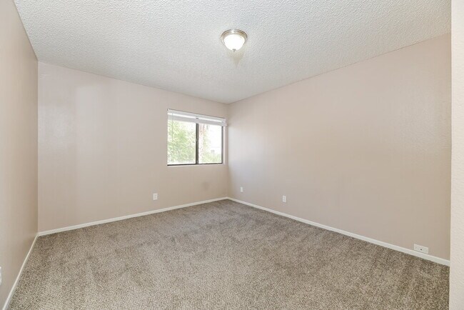 Building Photo - 379 Legacy Dr