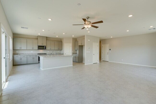Building Photo - BEAUTIFUL 4BEDROOM 2.5 BATH HOME IN CADENCE * COMING SOON *