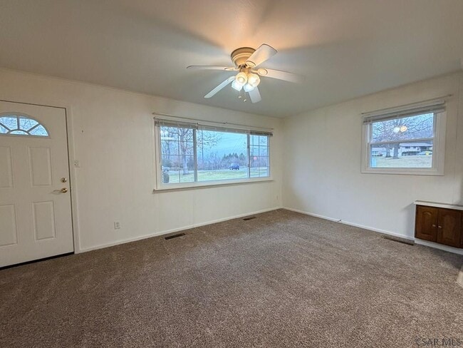 Building Photo - 1204 Erickson Dr