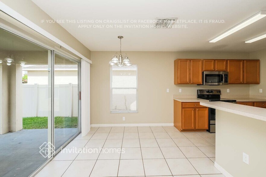 Building Photo - 7530 Maroon Peak Dr