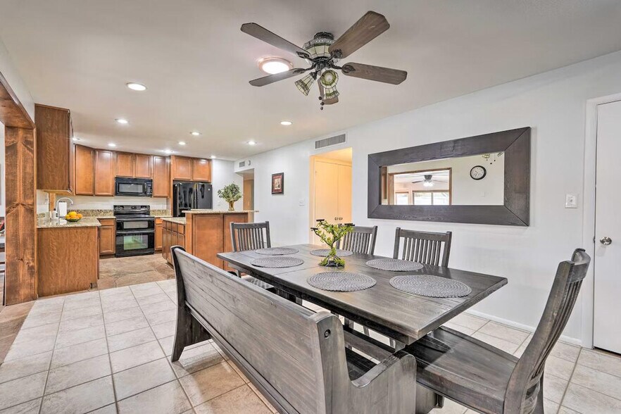 Building Photo - 8407 E Angus Dr