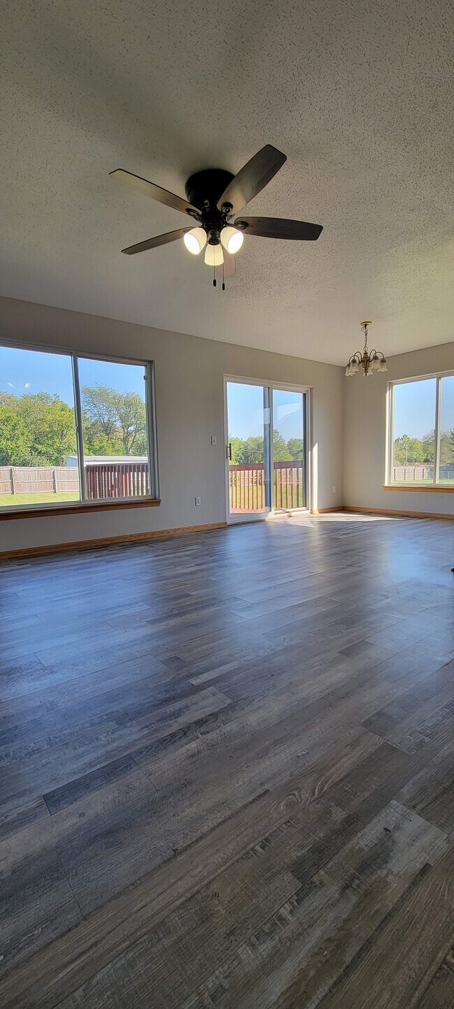 Building Photo - 2165 Copper Wynd Dr