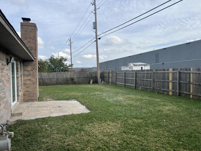 Building Photo - 14106 E 19th Pl S