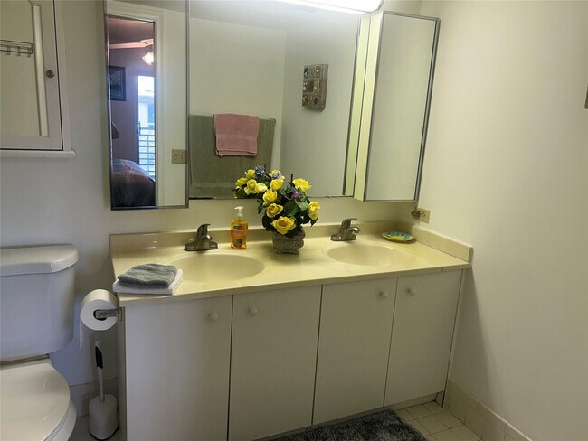 Building Photo - 3405 Bimini Ln