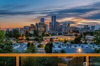 Building Photo - 2bd/1.5ba Bellevue Condo