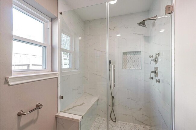 Building Photo - 25507 Glen Loch Dr
