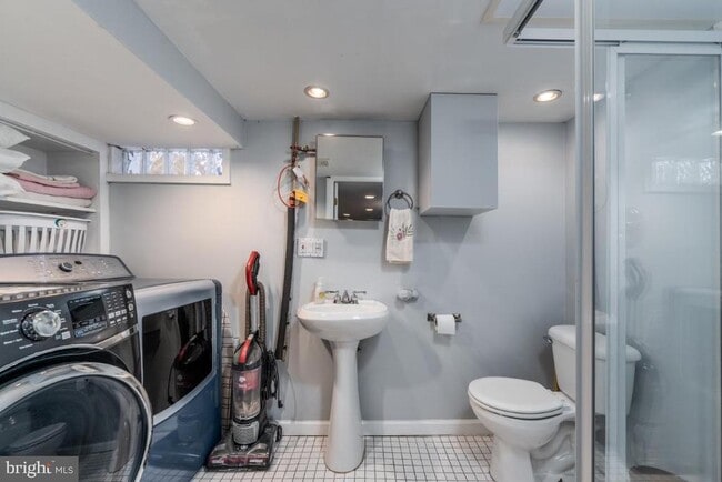 Building Photo - 2517 Fleet St