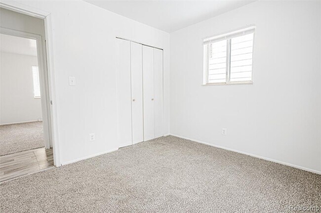 Building Photo - 6627 Orange Ln