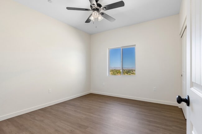 Building Photo - 17491 Granada Dr