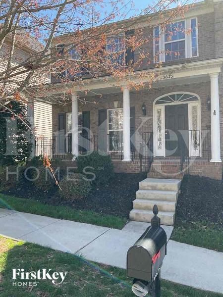 Building Photo - 15625 Troubadour Ln