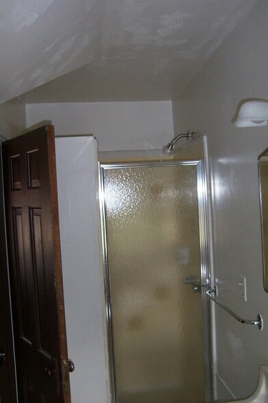 Building Photo - 732 S Forest Ave