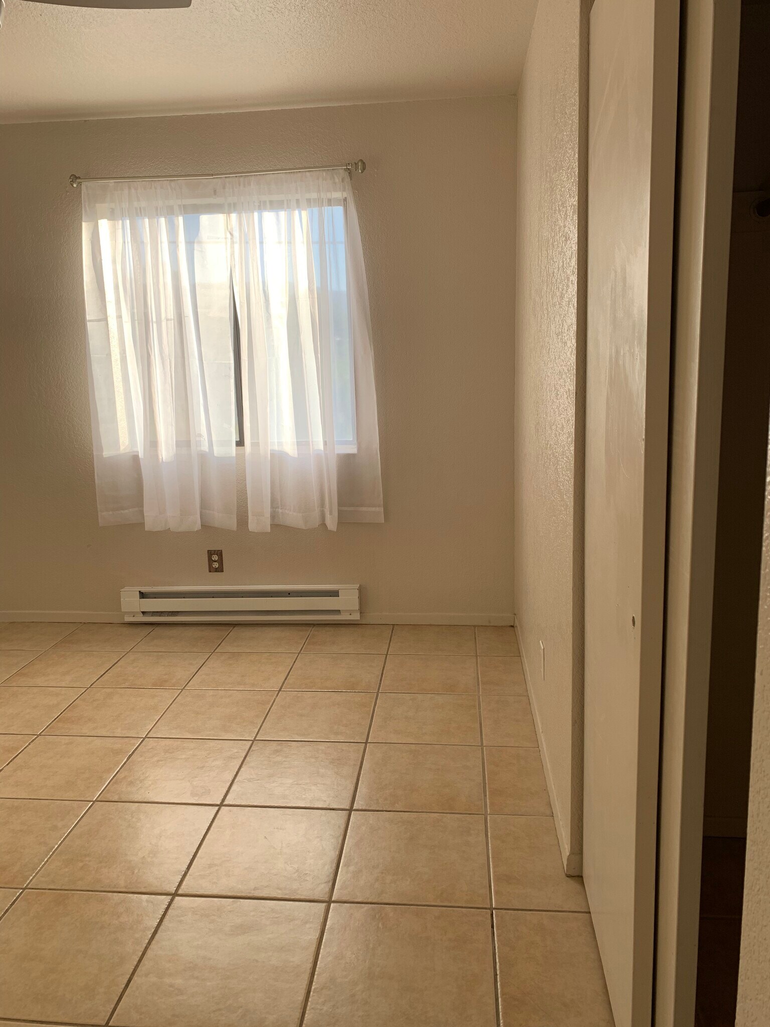 Building Photo - 2446 S High View Cir