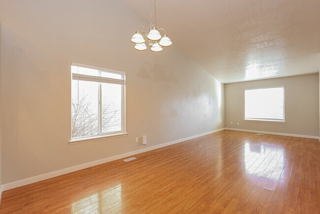 Building Photo - 8558 Maul Oak Dr