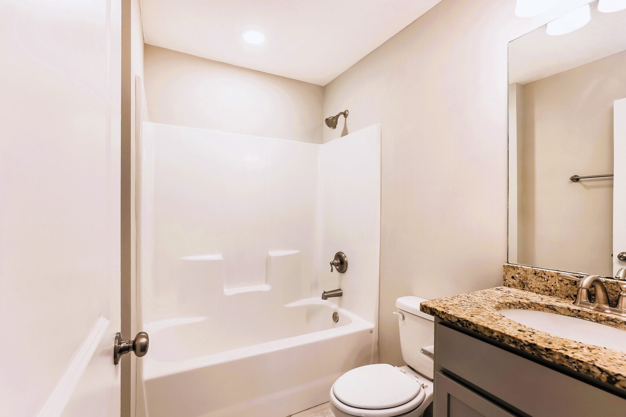 Building Photo - 160 Callie Cir