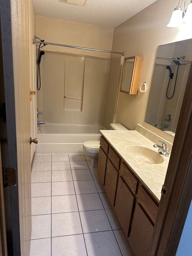Building Photo - Two Bedroom Corner Unit