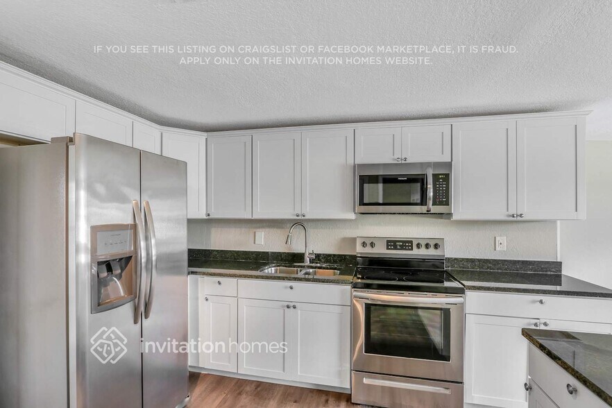 Building Photo - 7201 Palisade Dr