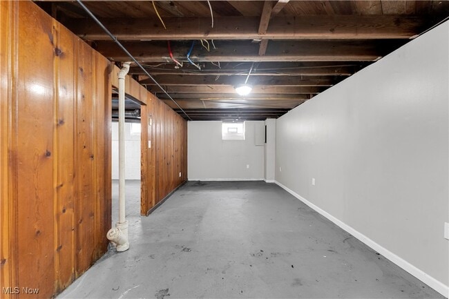 Building Photo - 15605 Benhoff Dr
