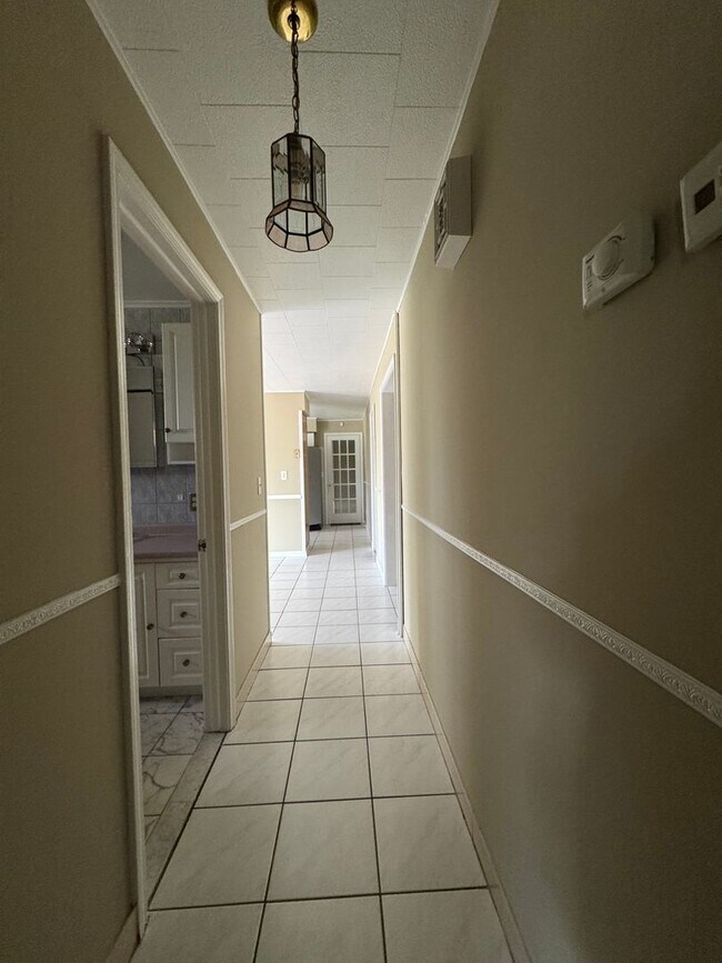Building Photo - Charming 3 bedroom home for rent.