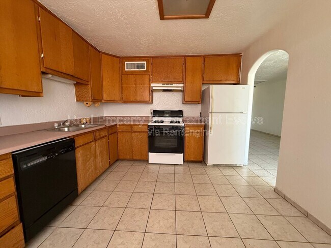 Building Photo - 4021 W Berridge Ln