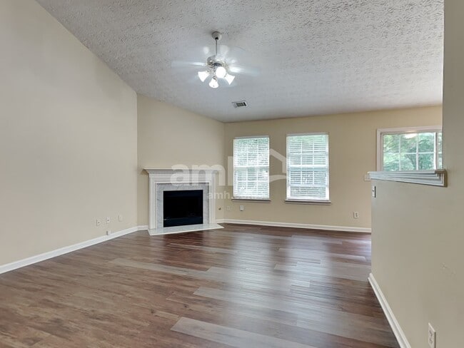 Building Photo - 931 Winding Down Way