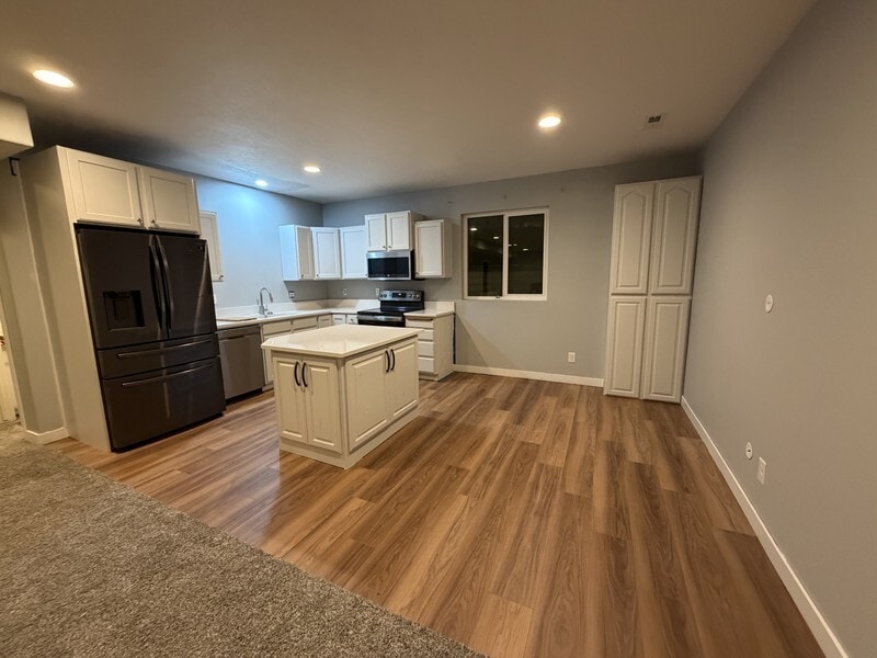 Building Photo - 7603 Scenic Maple Dr