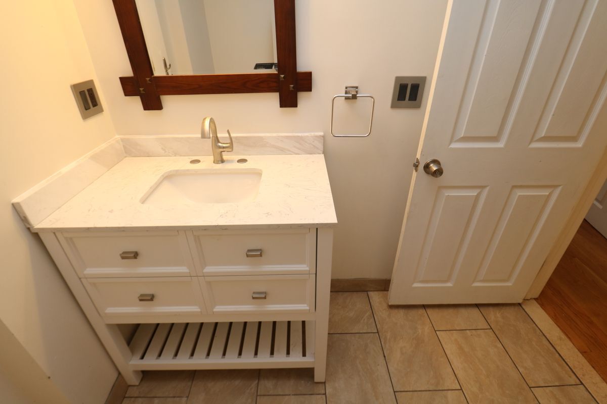 Building Photo - 254 Broadway