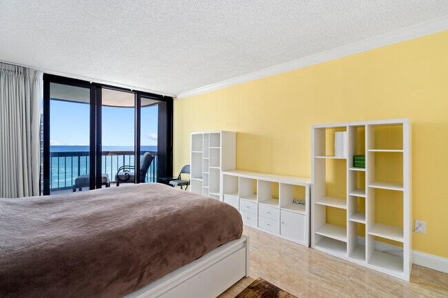 Building Photo - 5380 N Ocean Dr