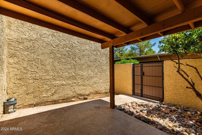 Building Photo - 6533 N 7th Ave