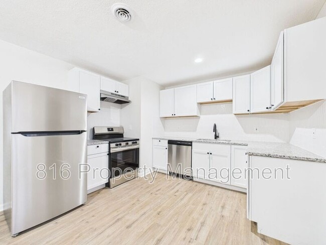 Building Photo - 11211 Corrington Ave