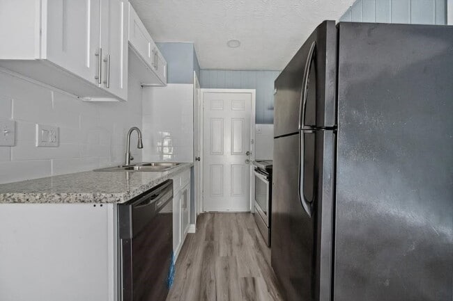 Building Photo - 3425 Nettleton St