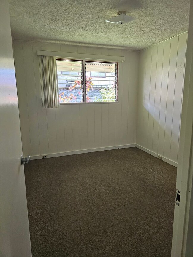 Building Photo - 19 Loulu Ln