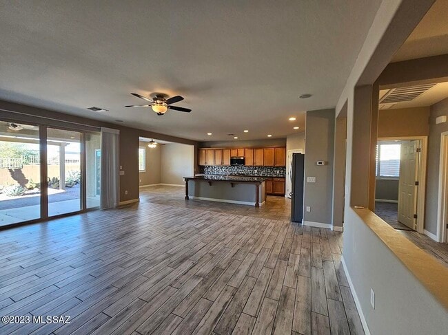 Building Photo - 9831 N Melandra Way